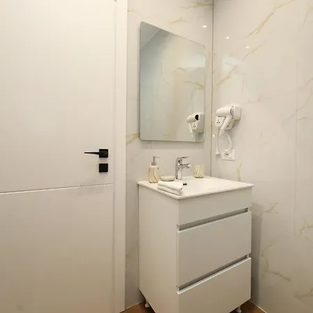 Liel Otel Avlonya